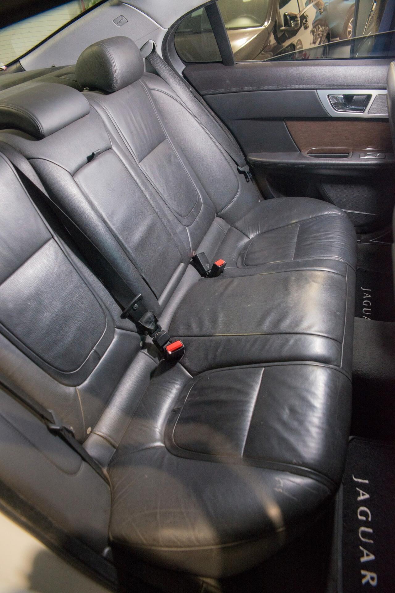 JAGUAR XF 2,2 D LUXURY 190CV PELLE TOTALE NAVIGATORE CERCHI CAMBIO AUTOMATICO