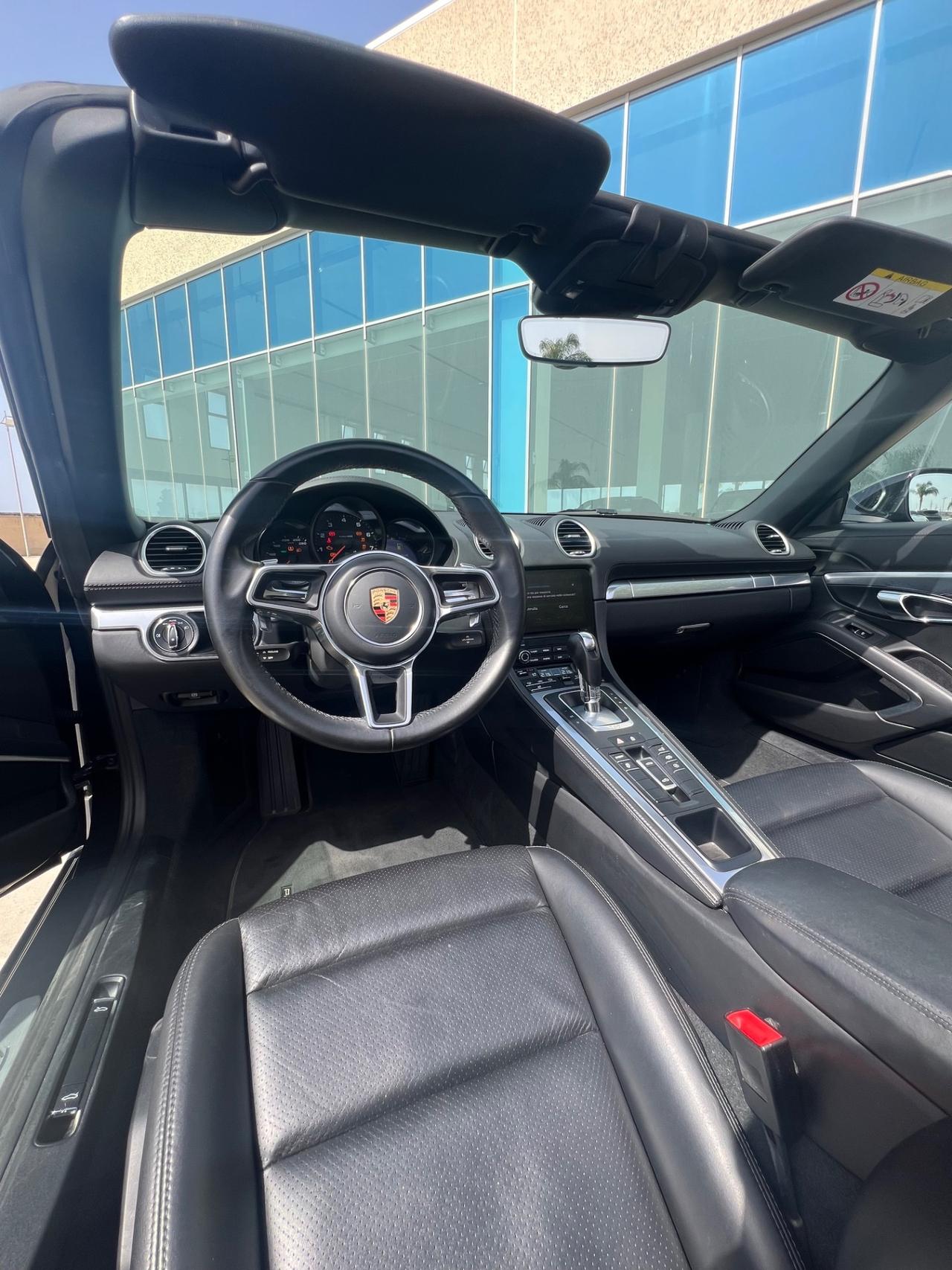 Porsche Boxster 718 2.0 300CV pdk sport design