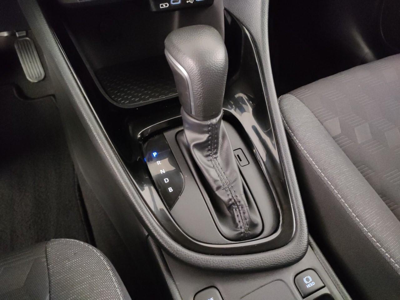 TOYOTA Yaris 1.5h Trend