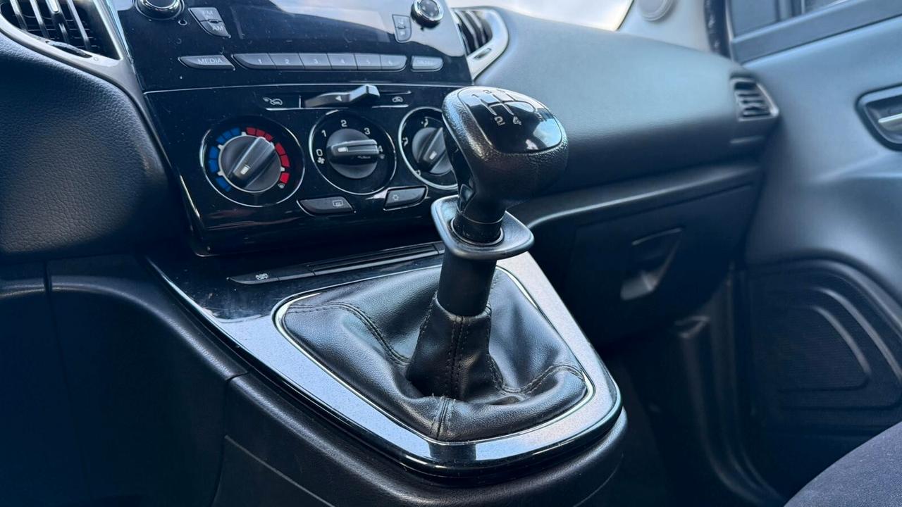 Lancia Ypsilon 1.2 *UNICOPROPRIETARIO *69 CV 5 porte Elle