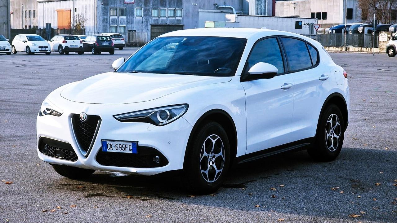 Alfa Romeo Stelvio 2.2 Turbodiesel 190 CV AT8 Q4 Super