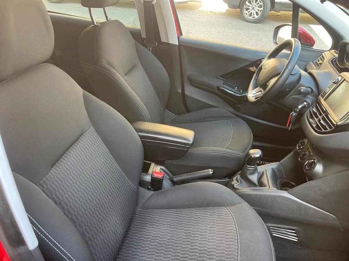 Peugeot 208 PureTech 82CV 5 porte Allure FINANZIABILE E CON SOLI KM 58.000
