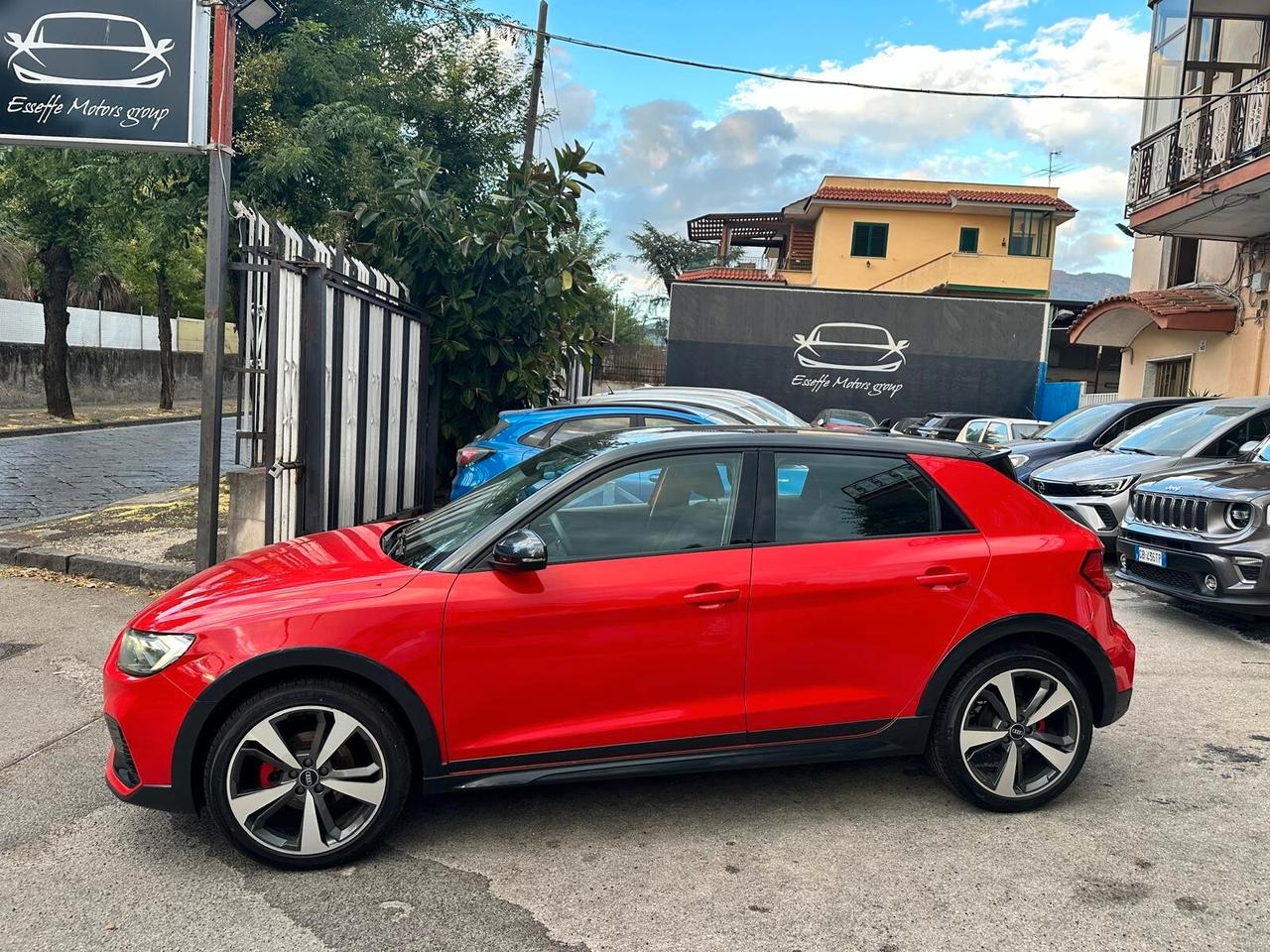 Audi A1 citycarver 30 TFSI Identity Contrast