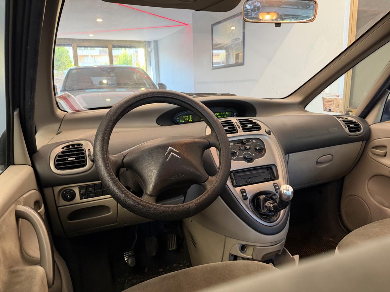 CITROEN Xsara (1997) Xsara Picasso 1.6 Chrono (70 kw)