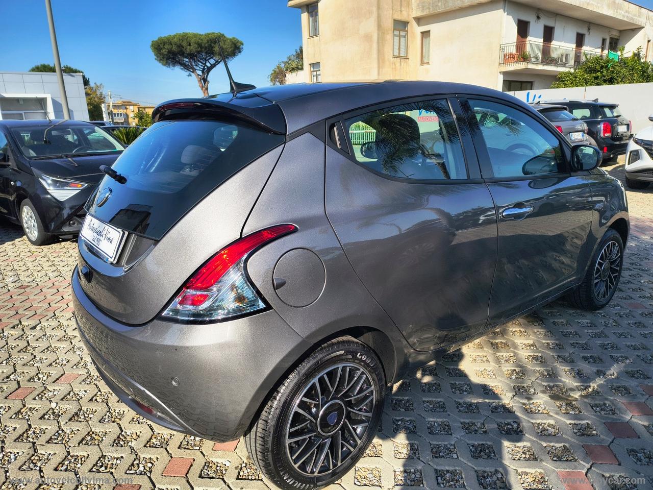 LANCIA Ypsilon 1.0 FireFly 5p.S&S Hyb. Platino