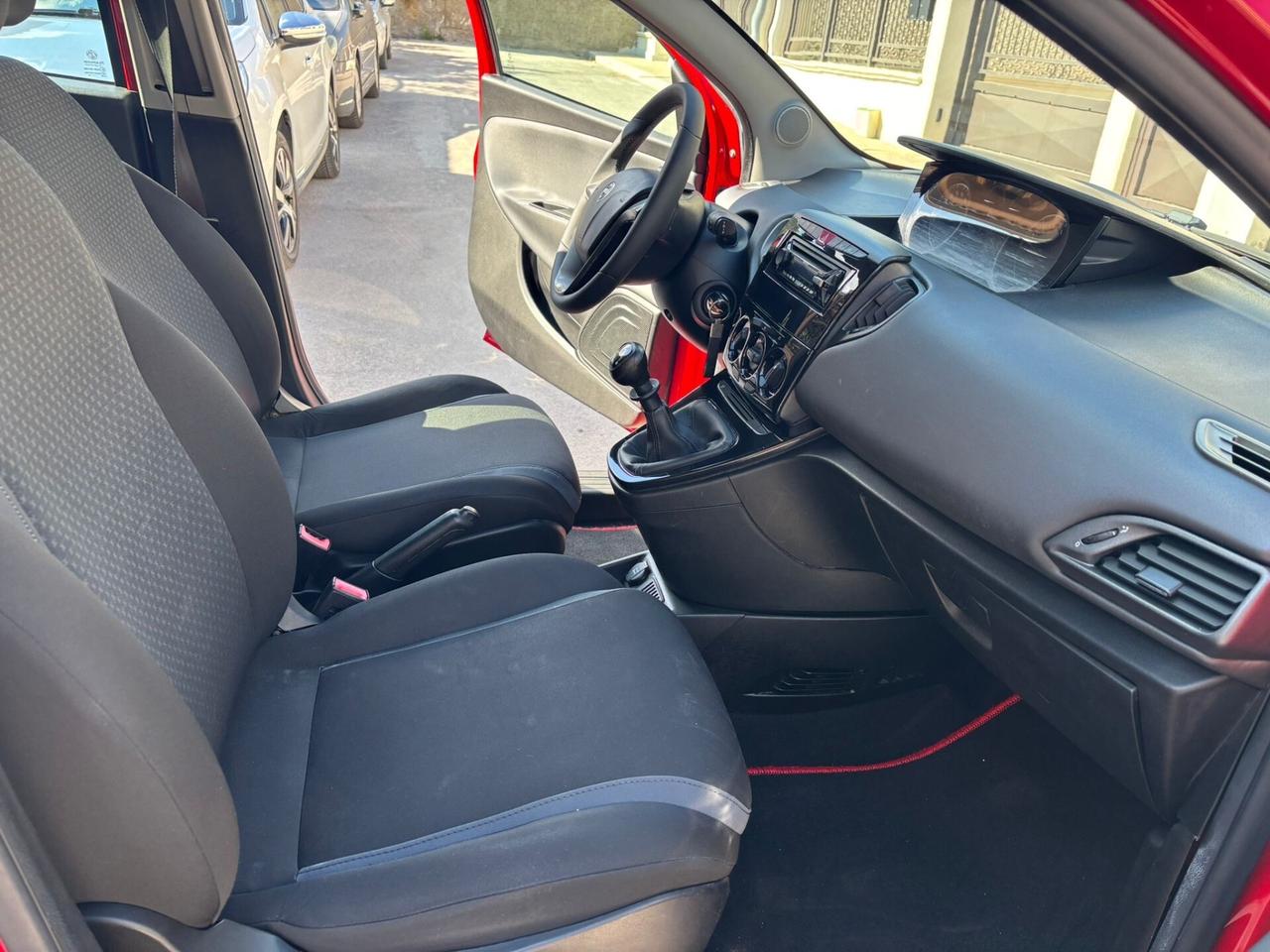 Lancia Ypsilon 0.9 TwinAir 85 CV 5 porte Metano Ecochic Platinum