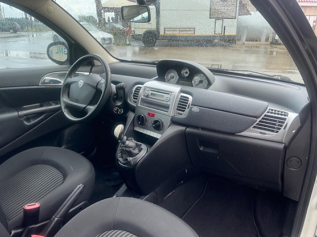 LANCIA YPSILON 1.2 BENZINA -2010