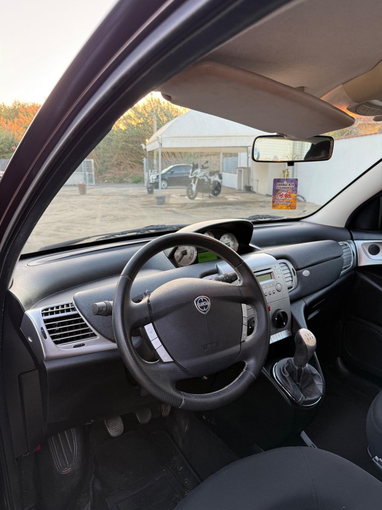 Lancia Ypsilon 1.3 MJT 75 CV Elle