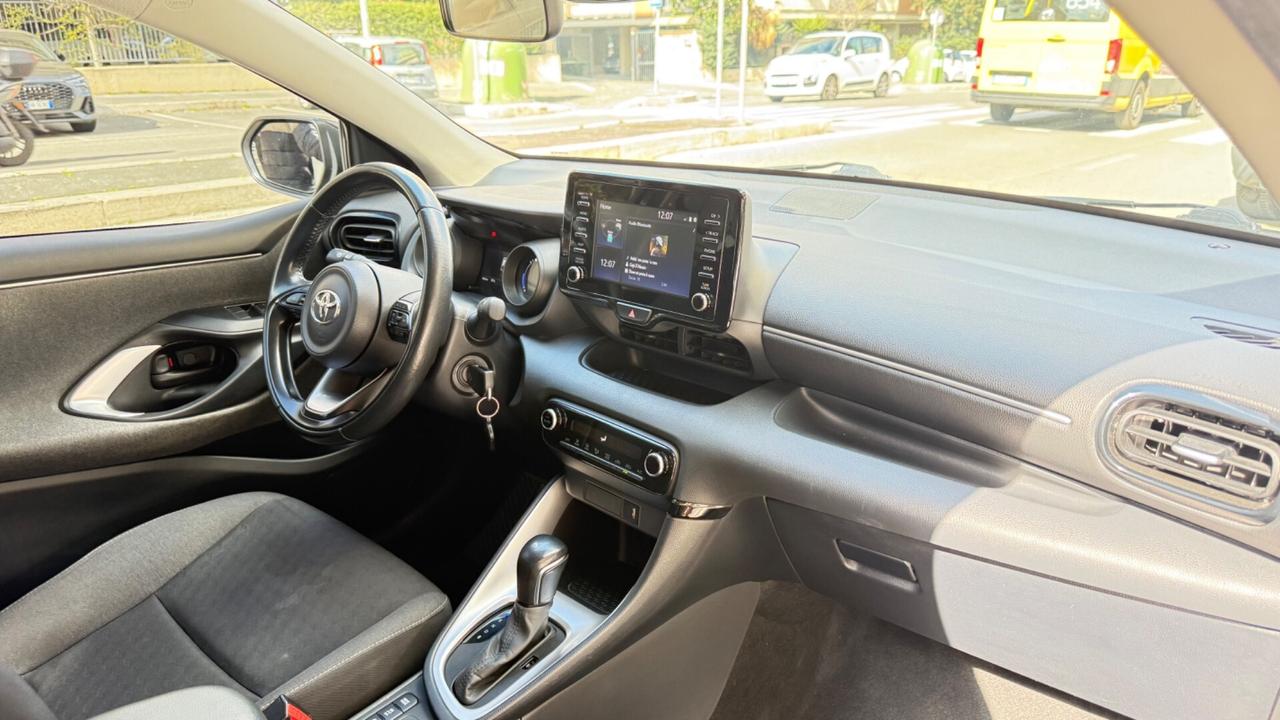 Toyota Yaris 1.5 Hybrid 5 porte StyleLED NAVI KAMERA PDC CLIMA AUTOMATICO BLUETOOTH CERCHI 17