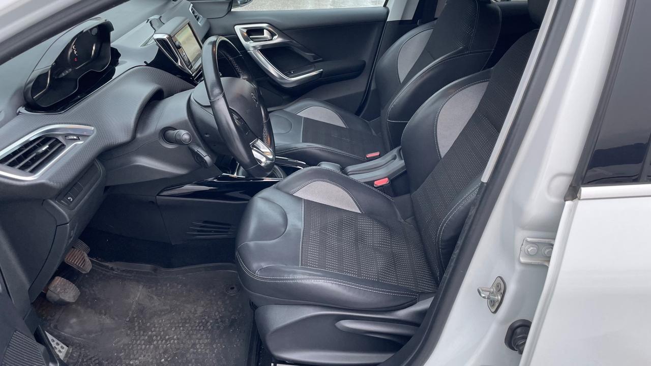 Peugeot 2008 BlueHDi 100 Black Matt "Euro6B"