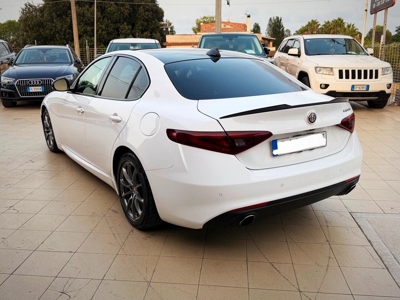 Alfa Romeo Giulia 2.0 Turbo 280 CV AT8 AWD Q4 Veloce