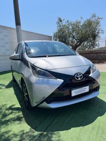Toyota Aygo 1.0 VVT-i 69 CV 5 porte x-play TSS