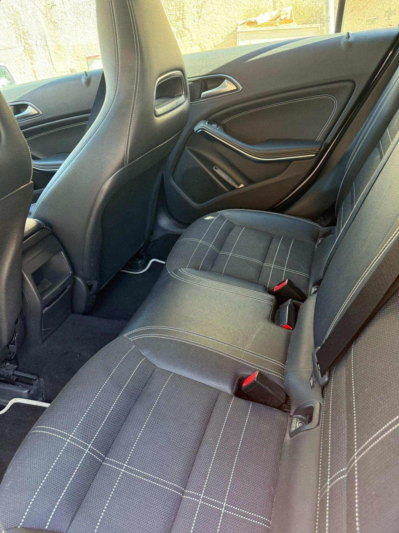 MERCEDES A180 CDI AUTOM/NAVI/LED