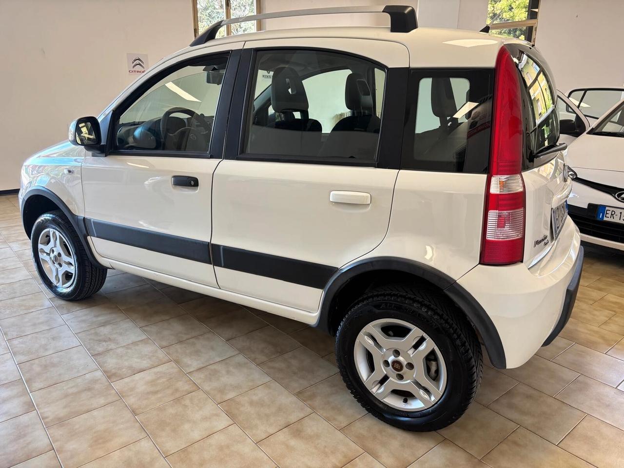 FIAT PANDA ANNO 2012 DS 1.3 ATRAZIONE 4X4 KM 200 MILA