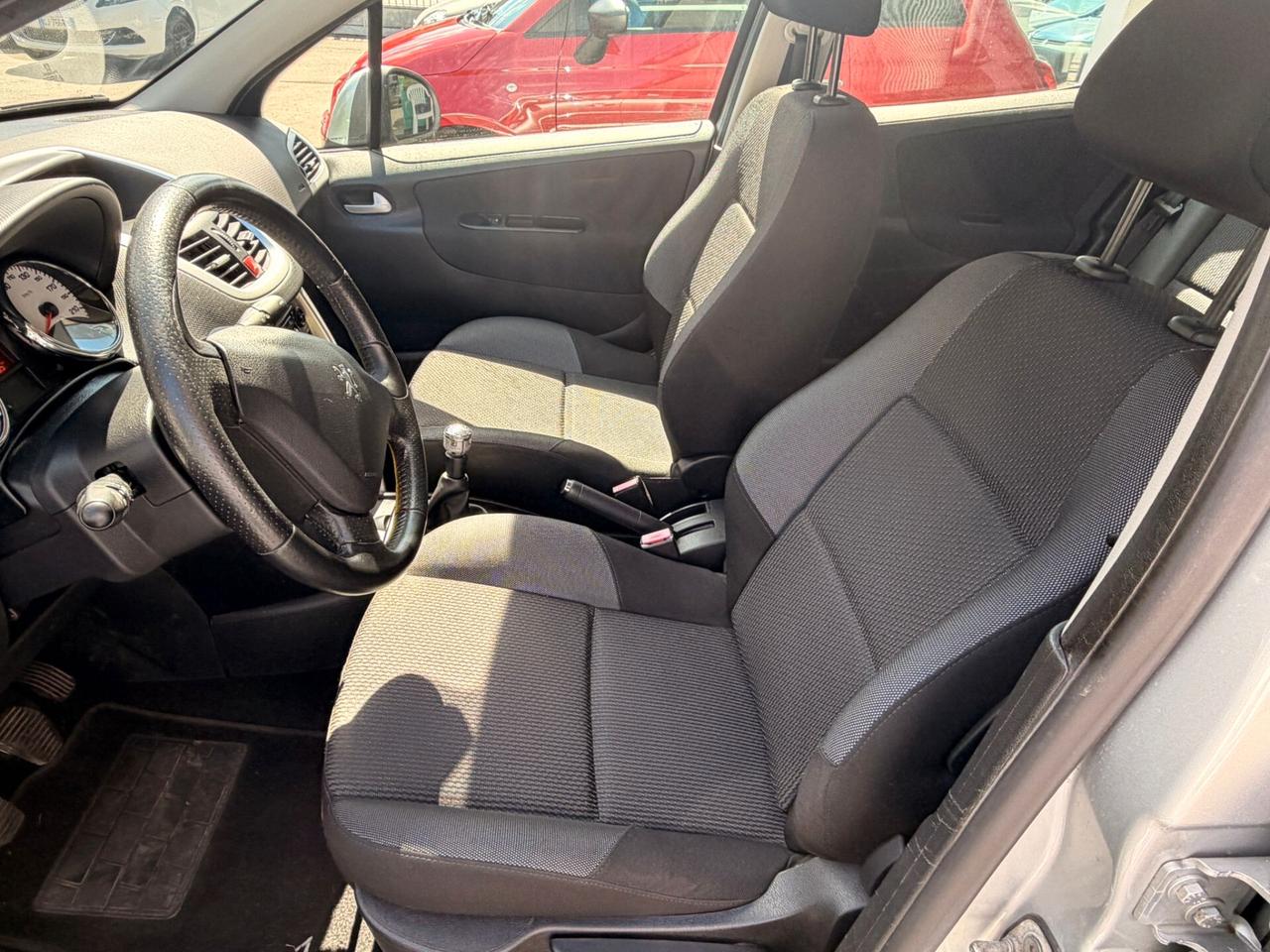 Peugeot 207 1.4 8V 75CV 5p. X Line