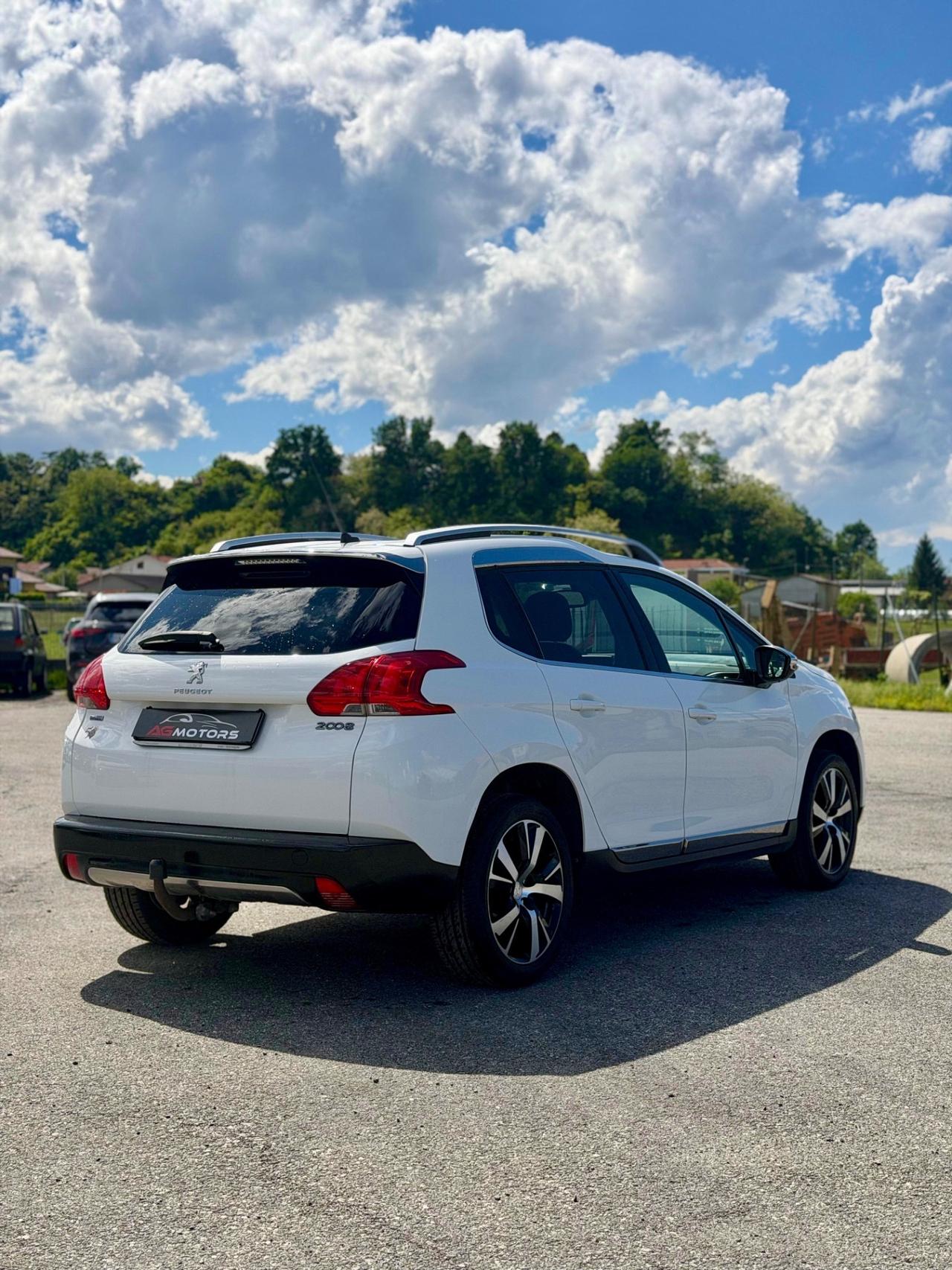Peugeot 2008 BlueHDi 100 Black Matt