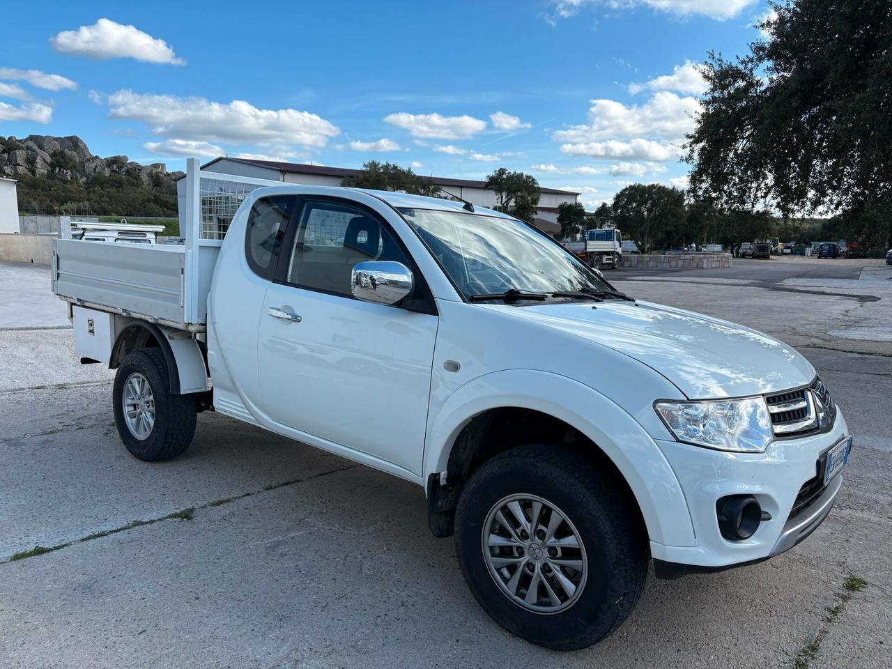 Mitsubishi L200 2.5 DI-D/178CV Club Cab Invite DPF