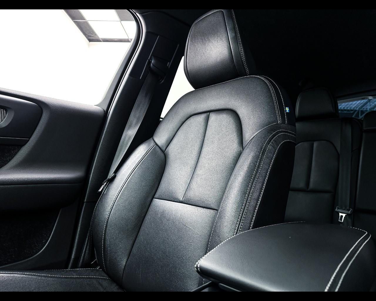 VOLVO XC40 (2017--->) - XC40 D3 AWD Geartronic R-design