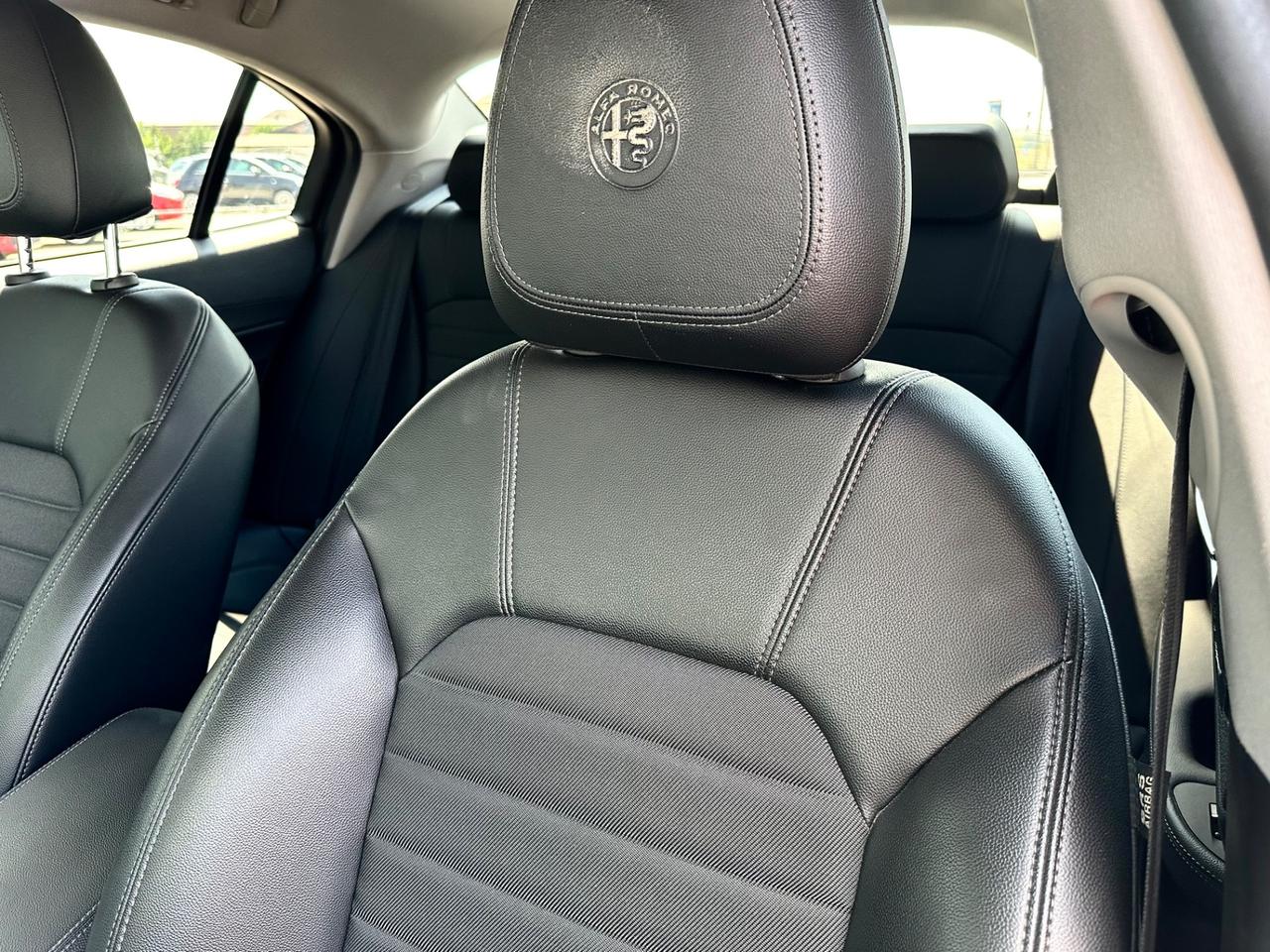Alfa Romeo Giulia 2.2 Turbodiesel 180 CV AT8 Super MANUALE
