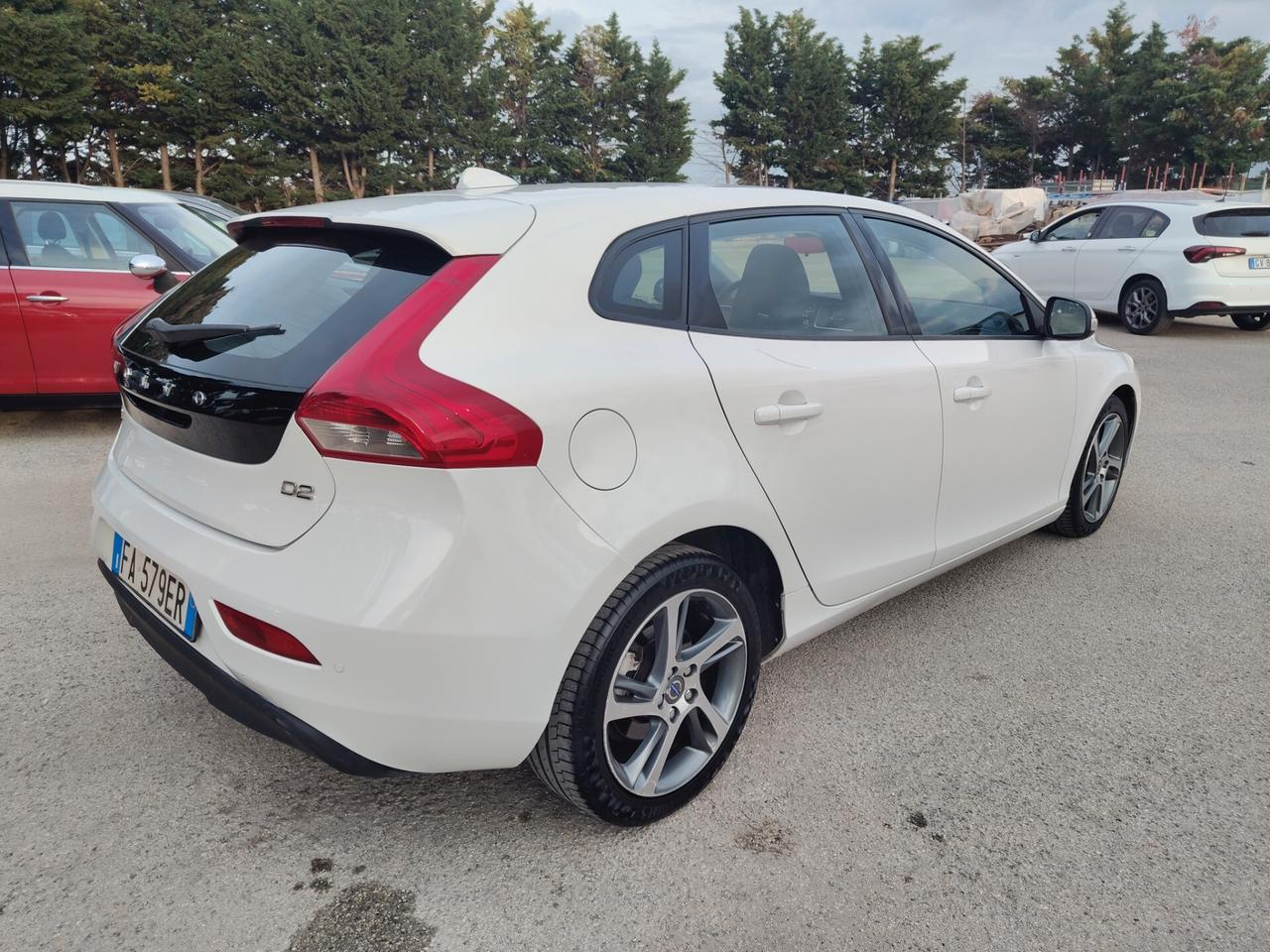 Volvo V40 D2 1.6d summum