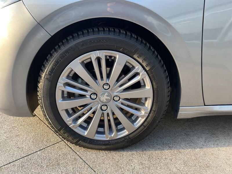 Peugeot 208 BlueHDi 100 5 porte Allure