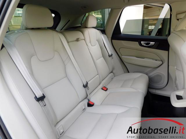 VOLVO XC60 B4 (D) MHEV 197CV AUTOMATICO CORE N1 - IVA ESPOSTA