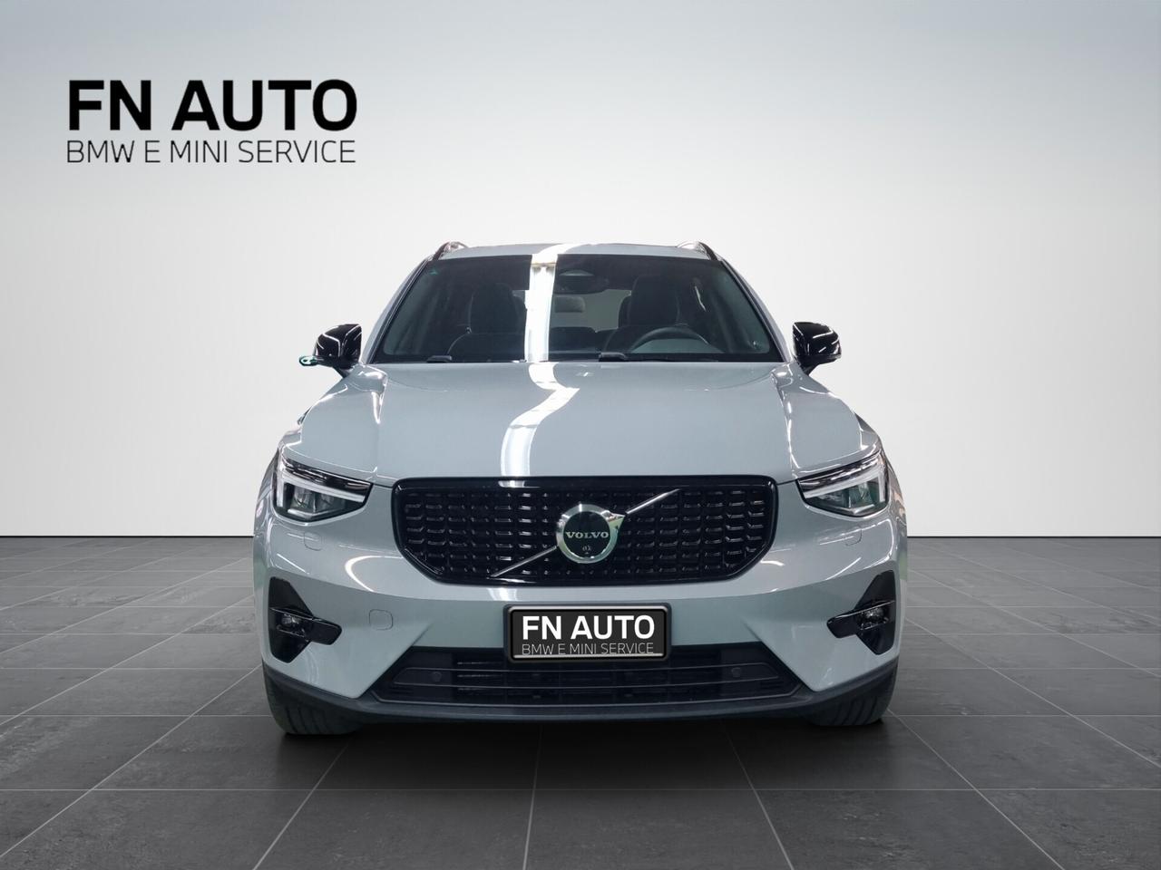 Volvo XC40 B3 automatico Ultimate Dark