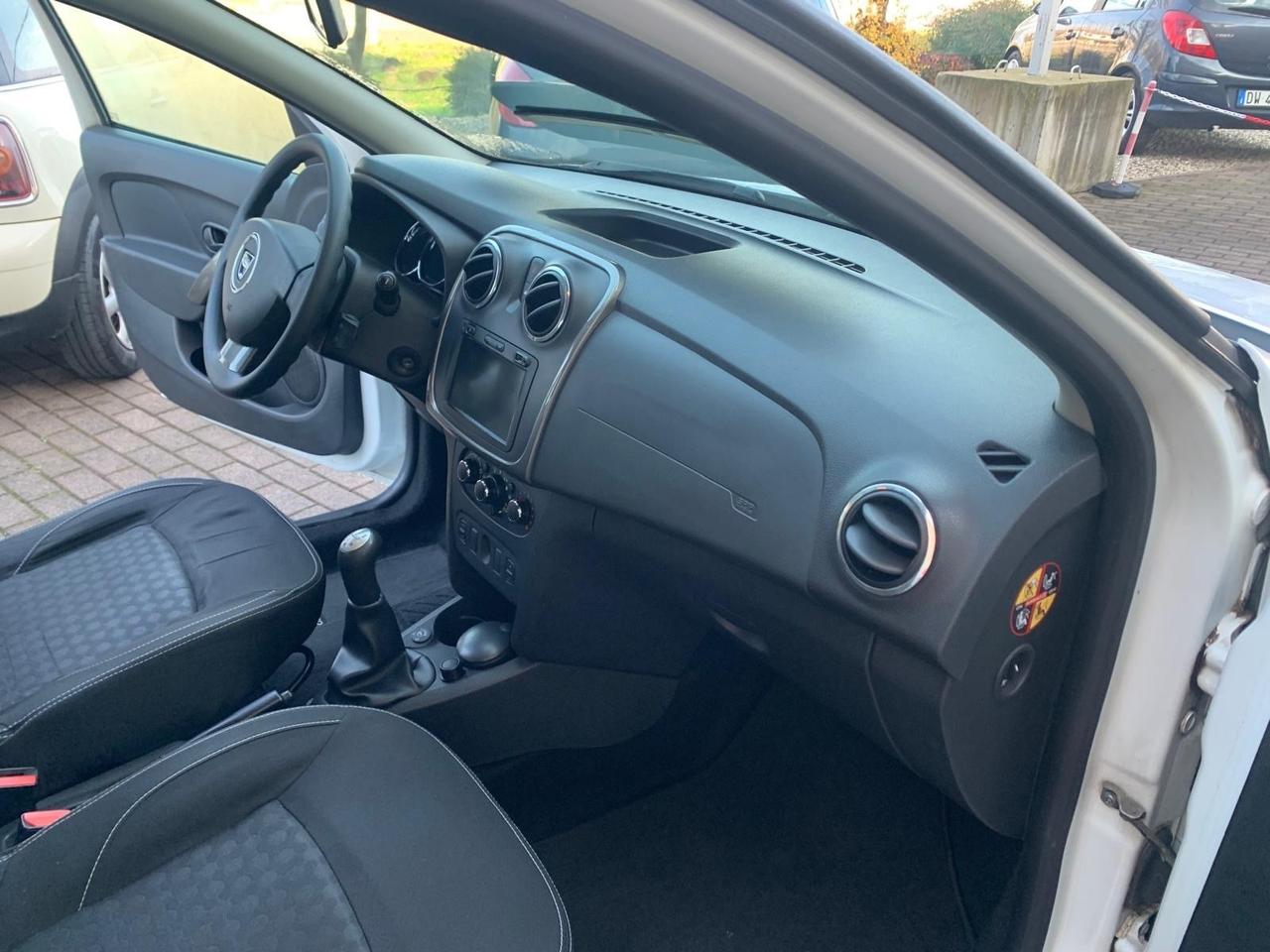 Dacia Sandero 1.2 GPL 75CV Lauréate benz gpl