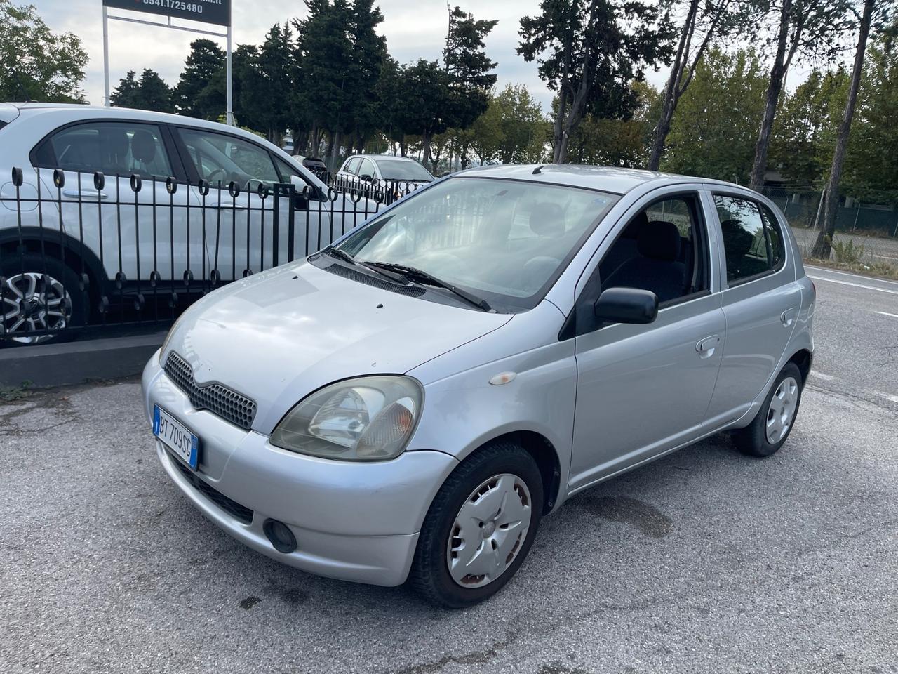 Toyota Yaris 1.3i 16V cat 5 porte Luna '03