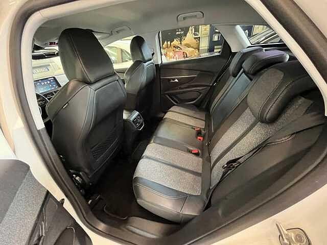 Peugeot 3008 BlueHDi 130 S&S Allure