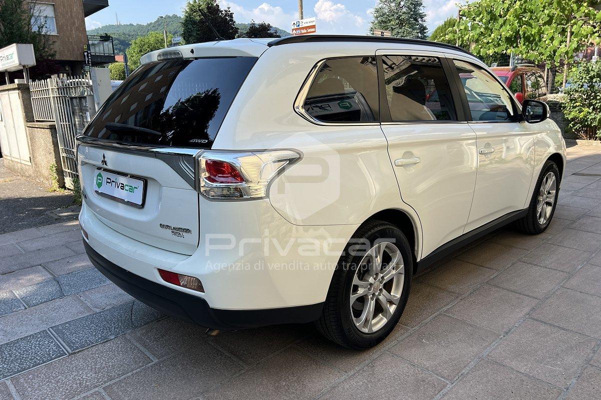 MITSUBISHI Outlander 2.2 DI-D 4WD Instyle 7p.