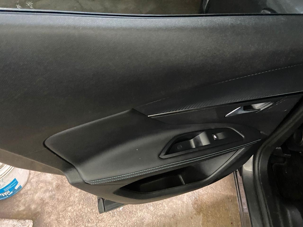 Peugeot 3008 BlueHDi 130 S&S Allure Pack