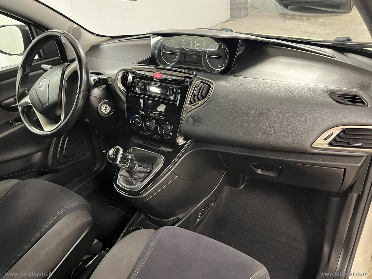 LANCIA Ypsilon 1.2 69 CV 5p. Silver