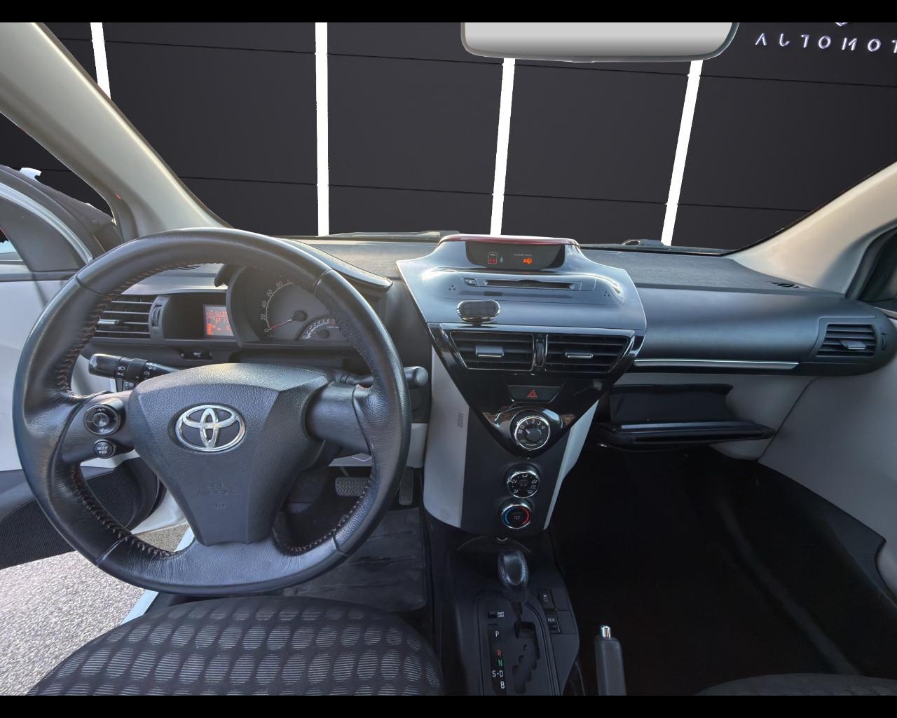 TOYOTA iQ - iQ 1.0 CVT Tobasco