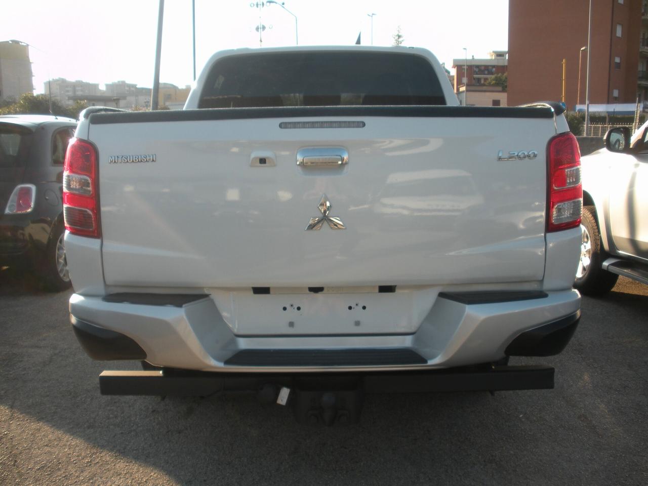 Mitsubishi L200 2.4 DI-D/181CV Double Cab Intense Hp Mivec SDA