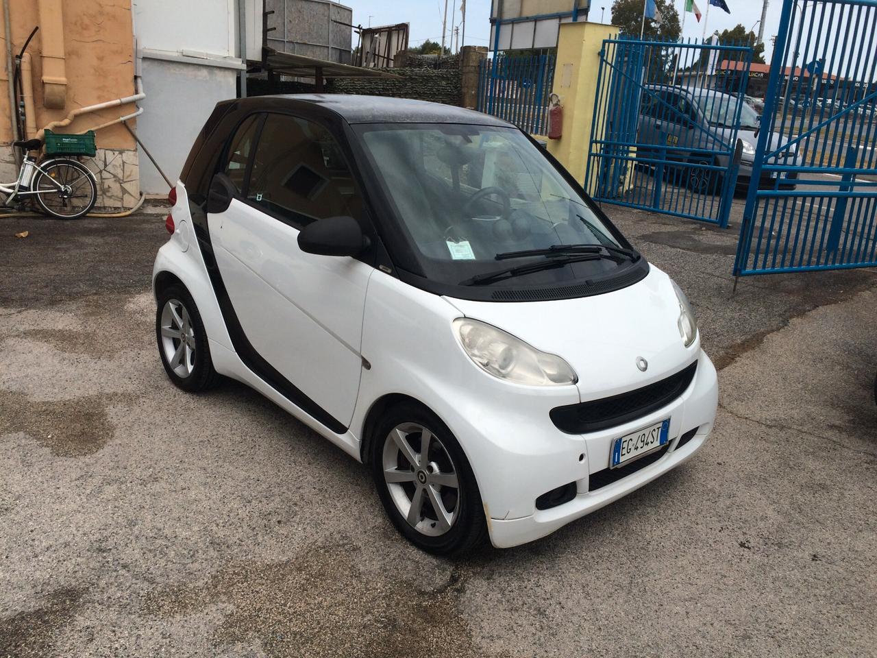 2011 Smart ForTwo 1000 52 kW coupé passion tagliandata con garanzia 12 mesi!