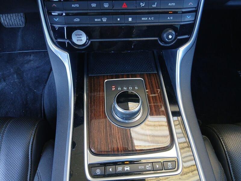 Jaguar XF 2.0D i4 240cv 4WD PORTFOLIO AUTO