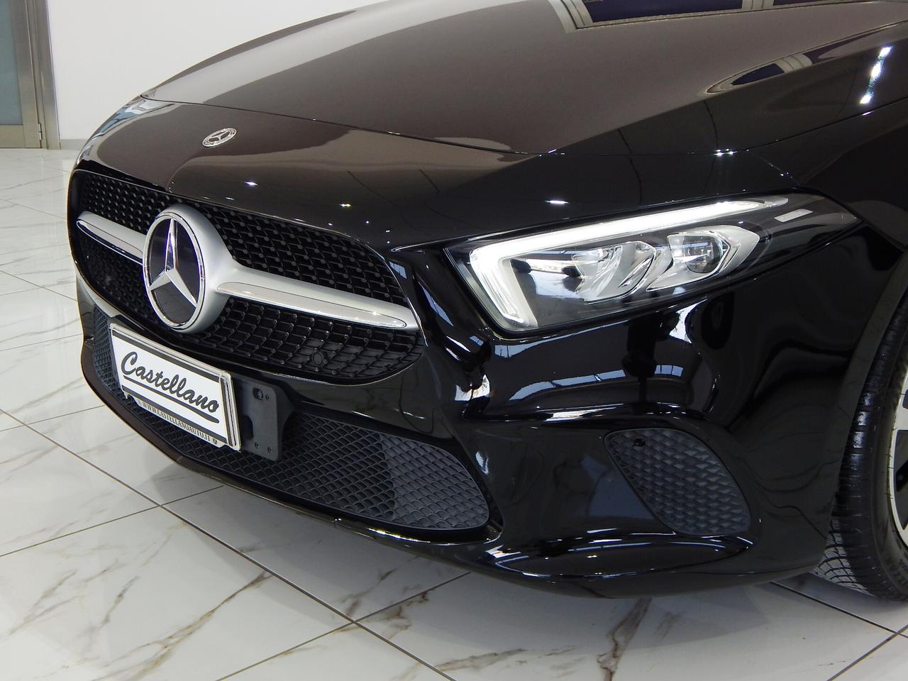 Mercedes-Benz A 180 d Sport Aut. TETTO-NAVI-PELLE-LED-XENON-KAMERA