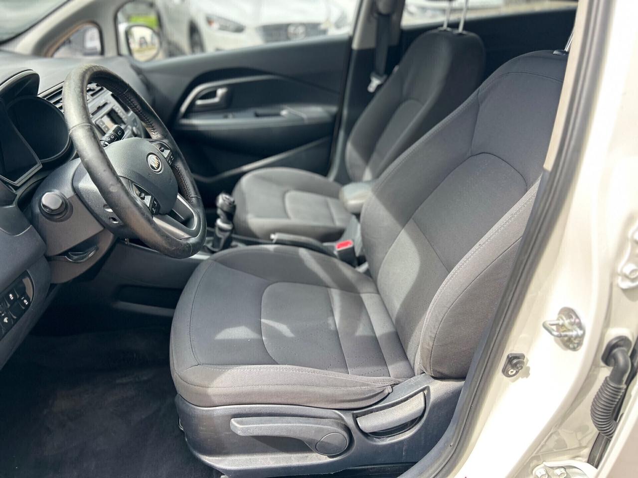 Kia Rio 1.1 CRDi WGT 5p. EX