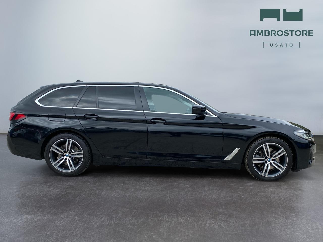 BMW Serie 5 G31 2020 Touring LCI - 520d Touring mhev 48V Luxury auto