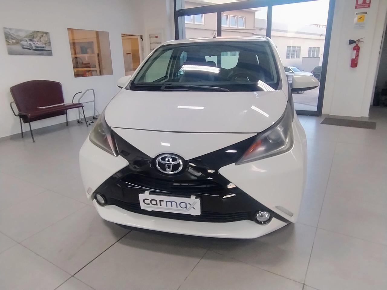 Toyota Aygo 1.0 VVT-i 69 CV 5 porte x-play