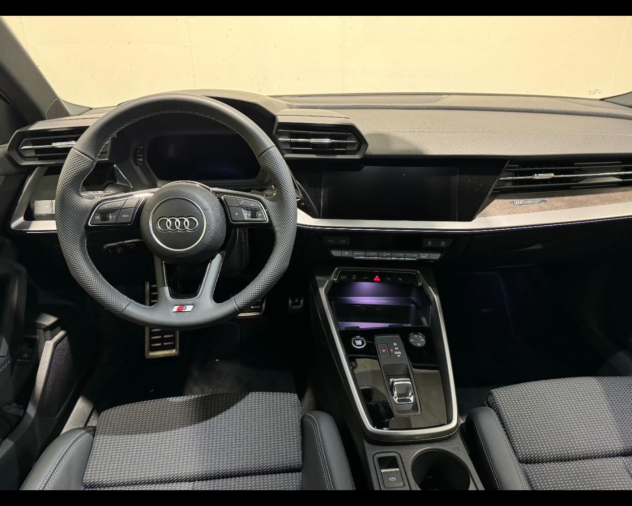 AUDI A3 SPORTBACK 45 TFSIe S-TRONIC S-LINE
