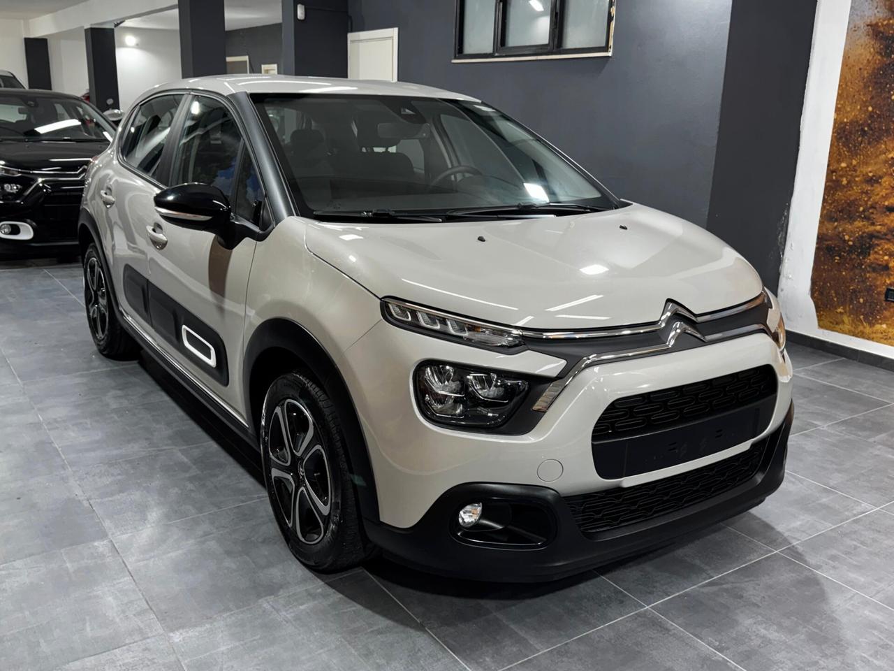 Citroen C3 PureTech 110 S&S PLUS 27619 KM