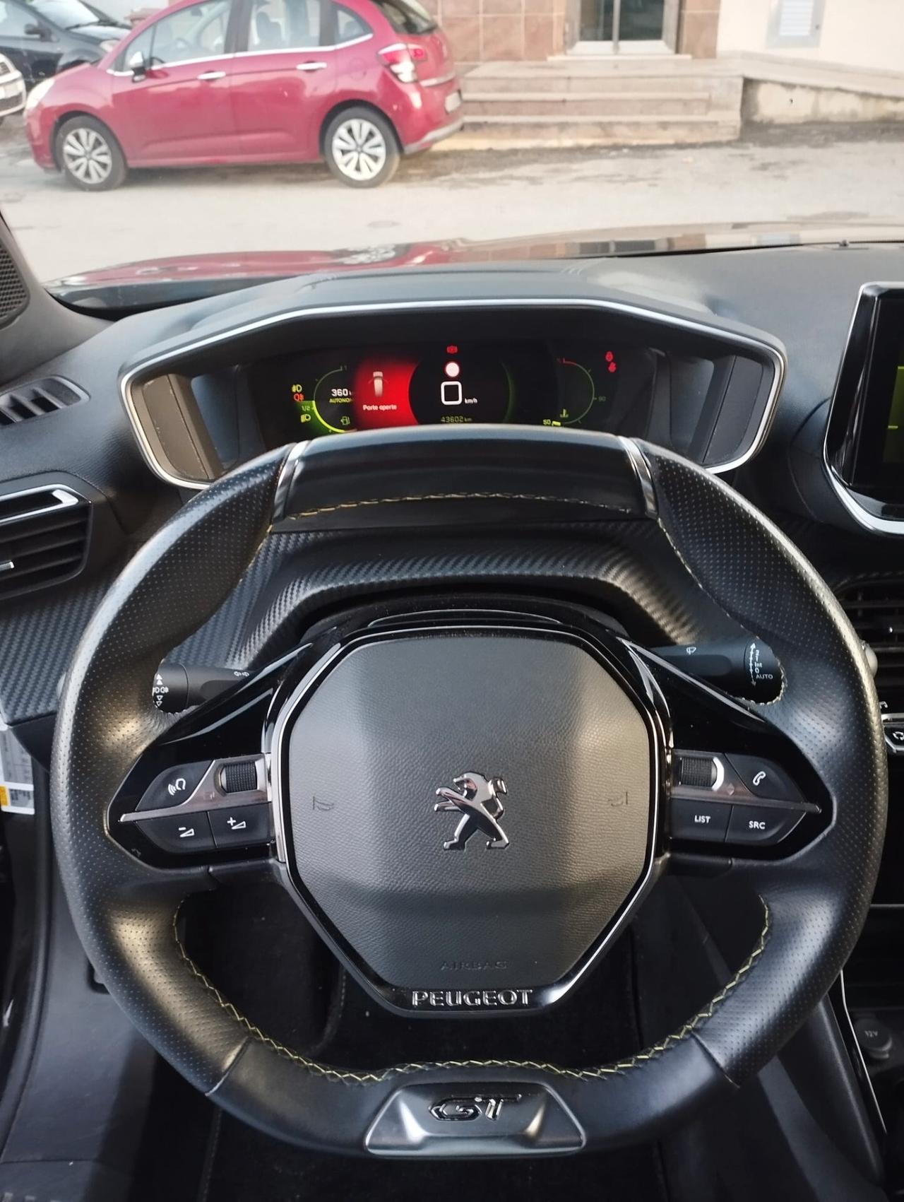 Peugeot 2008 PureTech 130 S&S GT