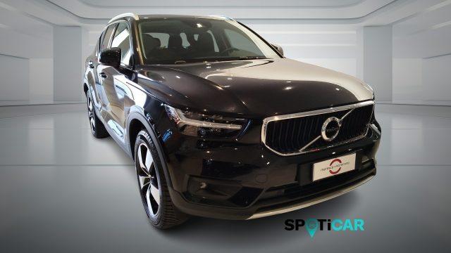 VOLVO XC40 T2 Momentum Pro