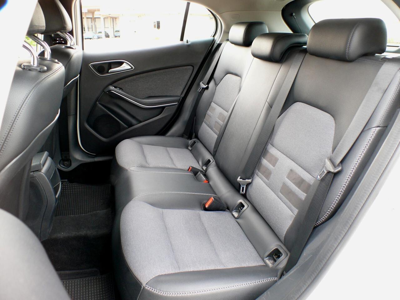 Mercedes-benz GLA 200 GLA 200 d - (M1324)