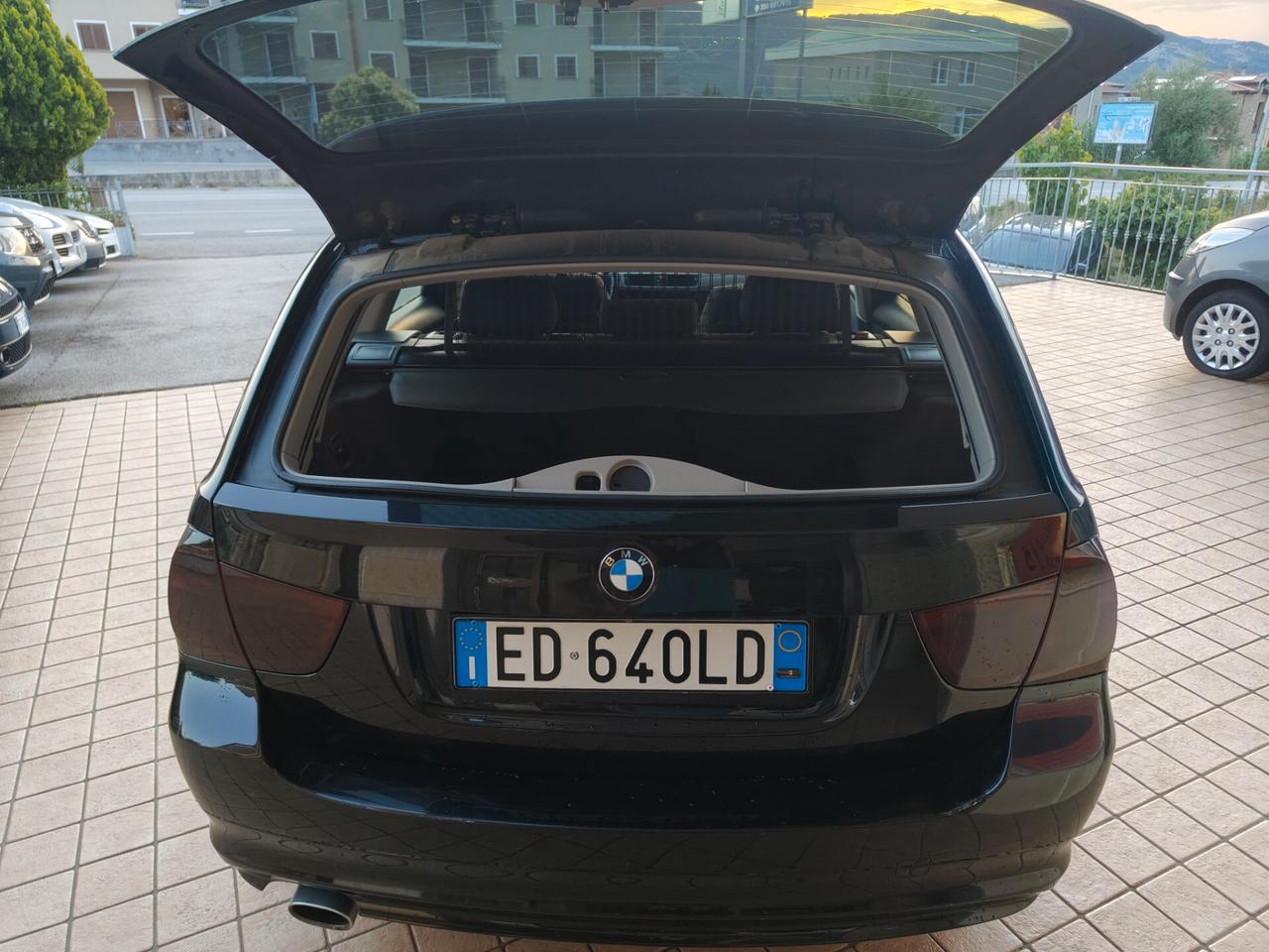Bmw 318 318d 2.0 143CV cat Touring Attiva