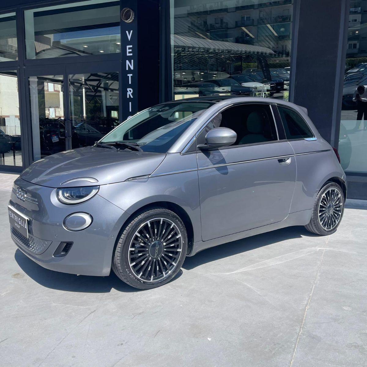 FIAT - 500 E - 500 La Prima Berlina