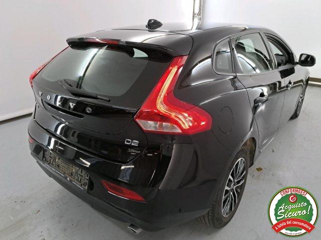 VOLVO V40 D2 Geartronic Black Edition Momentum