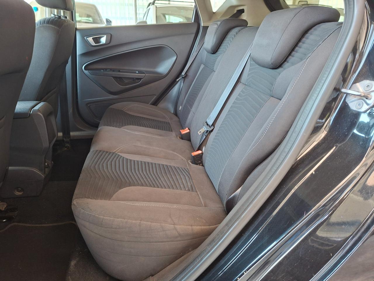 Ford Fiesta 1.5 TDCI / CINGHIA FATTA / DA NEOPATENTATI